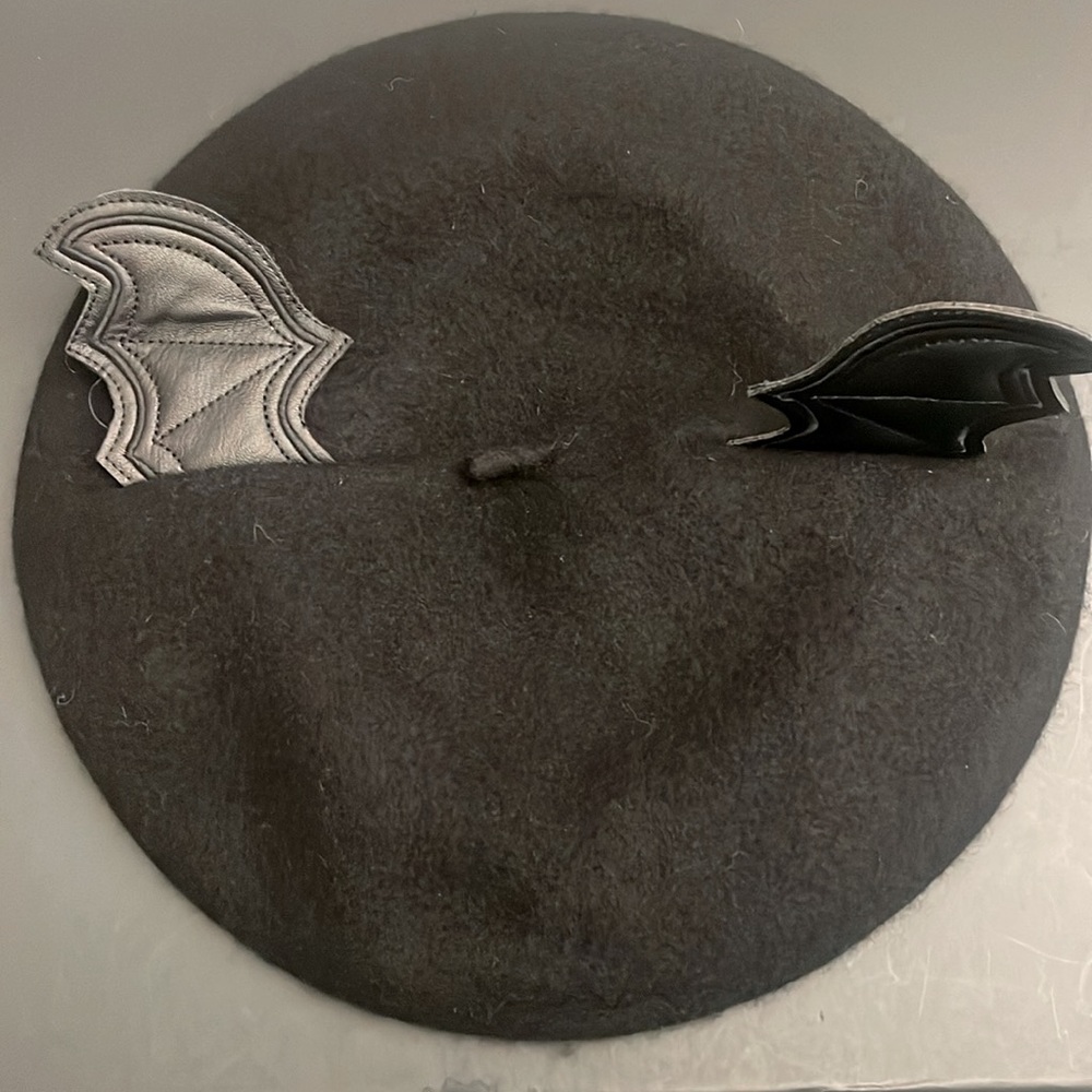 NWT STUPID DOLLS KILL BRAND LOL WHICH IS WHY I’M SELLING BAT WING BERET